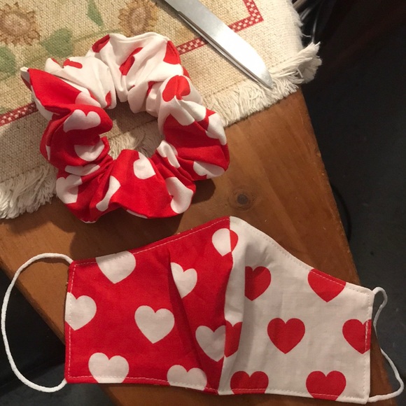 Scrunchie made of cotton fabric Scrunchie matching with the nose wire face mask .
